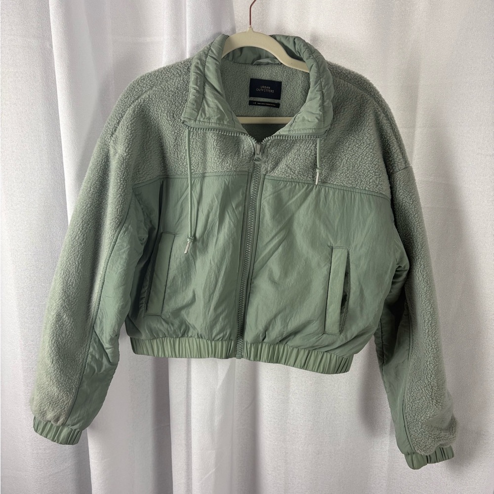 Urban Outfitters Sherpa Lined Crop Top Jacket Size Large Sage EUC‎